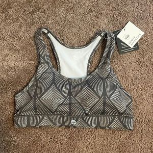 Senita Athletics Sarah pocket sports bra